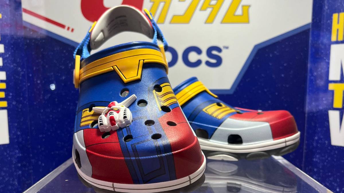 Mobile Suit Gundam Crocs Appear at Anime Expo