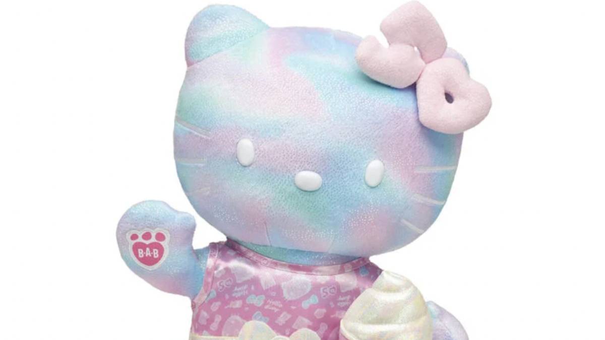 Плюшевая игрушка Hello Kitty в честь 50-летия Sanrio в магазине Build-a-Bear