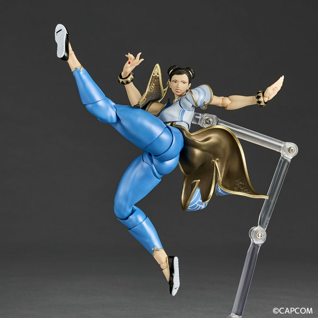 Street Fighter 6 Chun-Li Revoltech action figure - Yokusen Kick