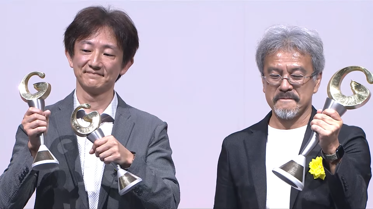 Eiji Aonuma receiving Japan Game Awards 2024 Grand Award for Zelda Tears of the Kingdom