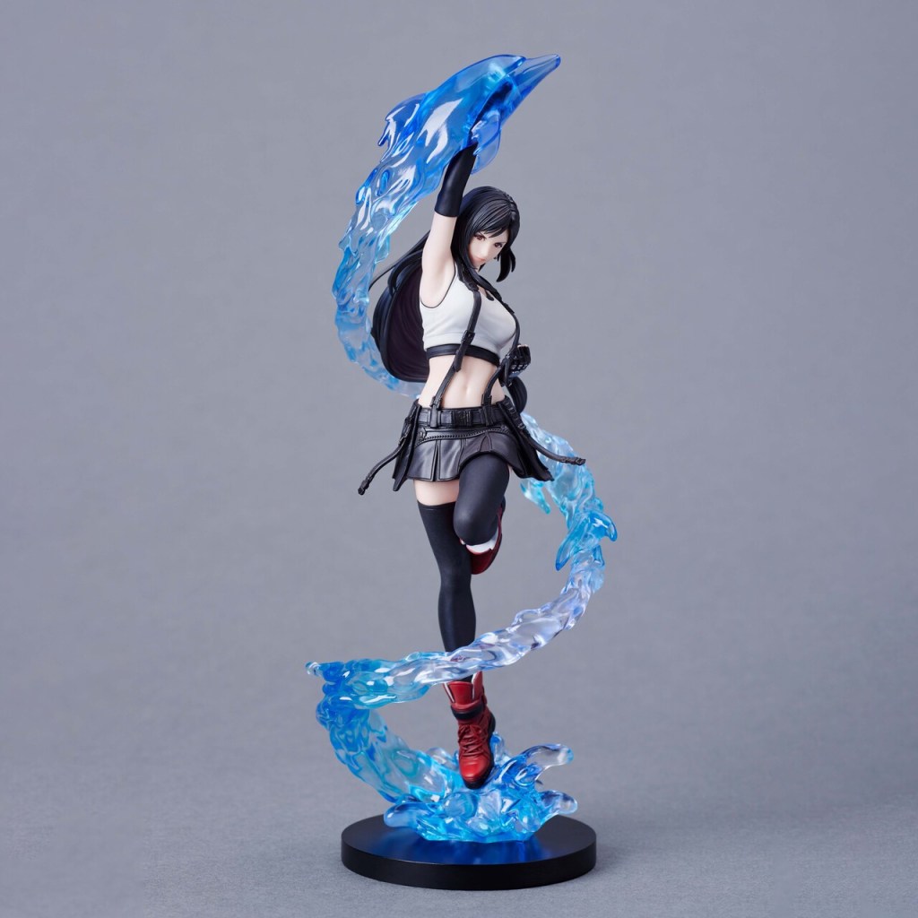 Square Enix started selling the Final Fantasy VII Rebirth Cloud and Tifa Limit Break figures from a Japanese kuji worldwide.