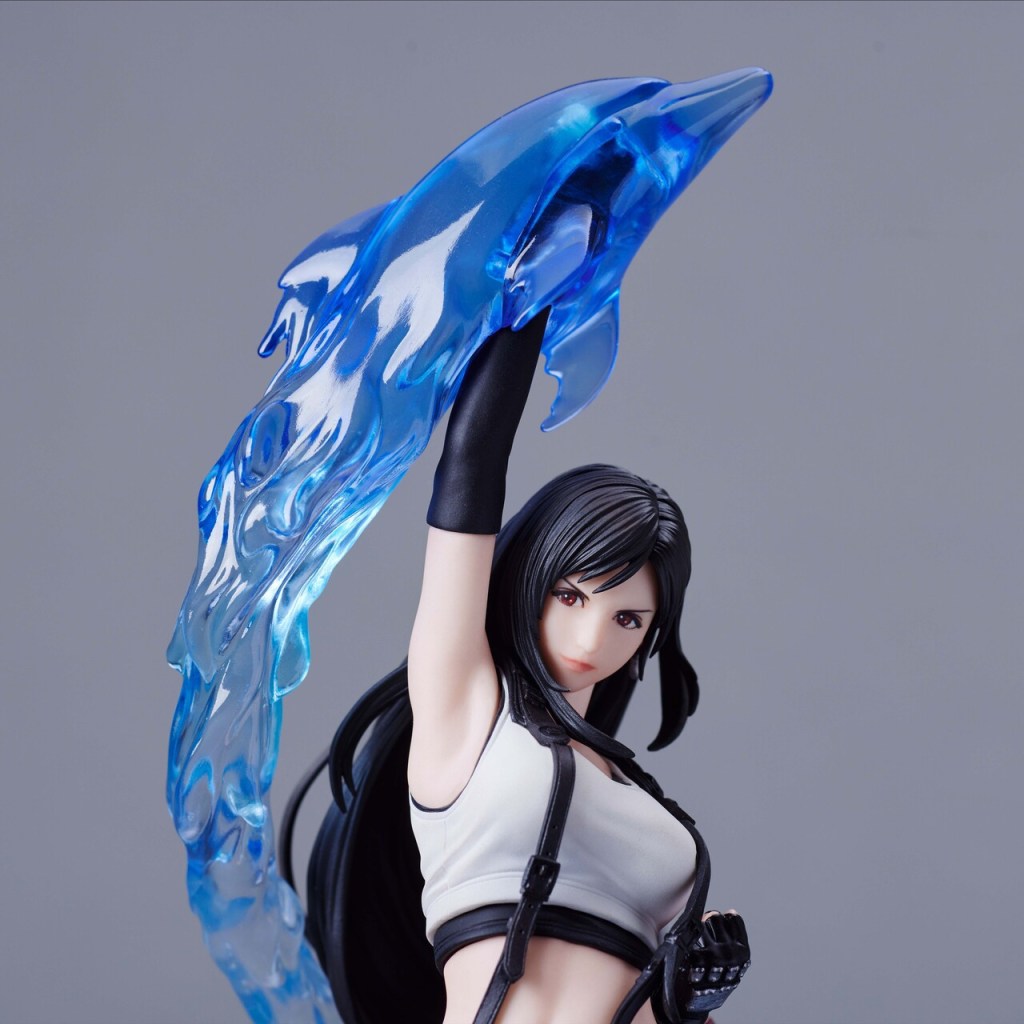 Square Enix started selling the Final Fantasy VII Rebirth Cloud and Tifa Limit Break figures from a Japanese kuji worldwide.