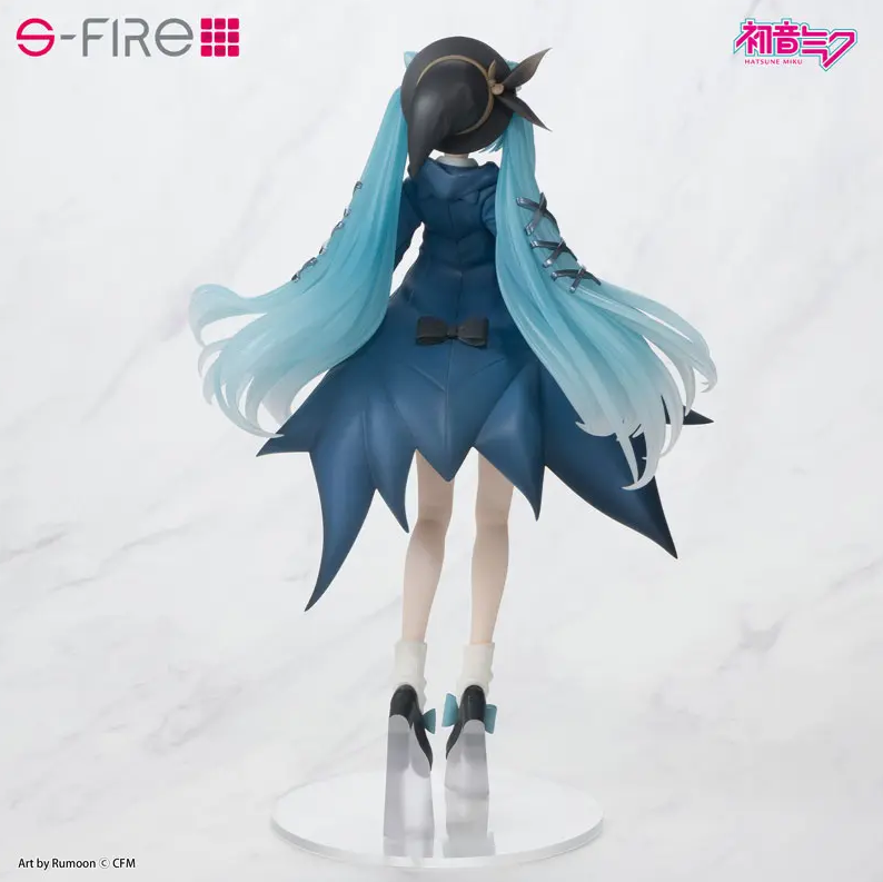 Hatsune Miku Autumn Trip Figure Uses Contest Winner Design