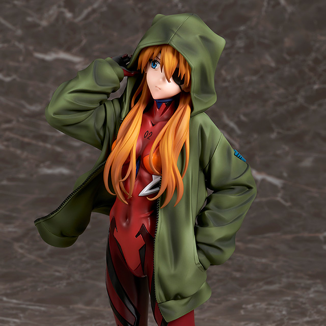 La nueva figura de Evangelion presenta a Asuka con una sudadera con capucha