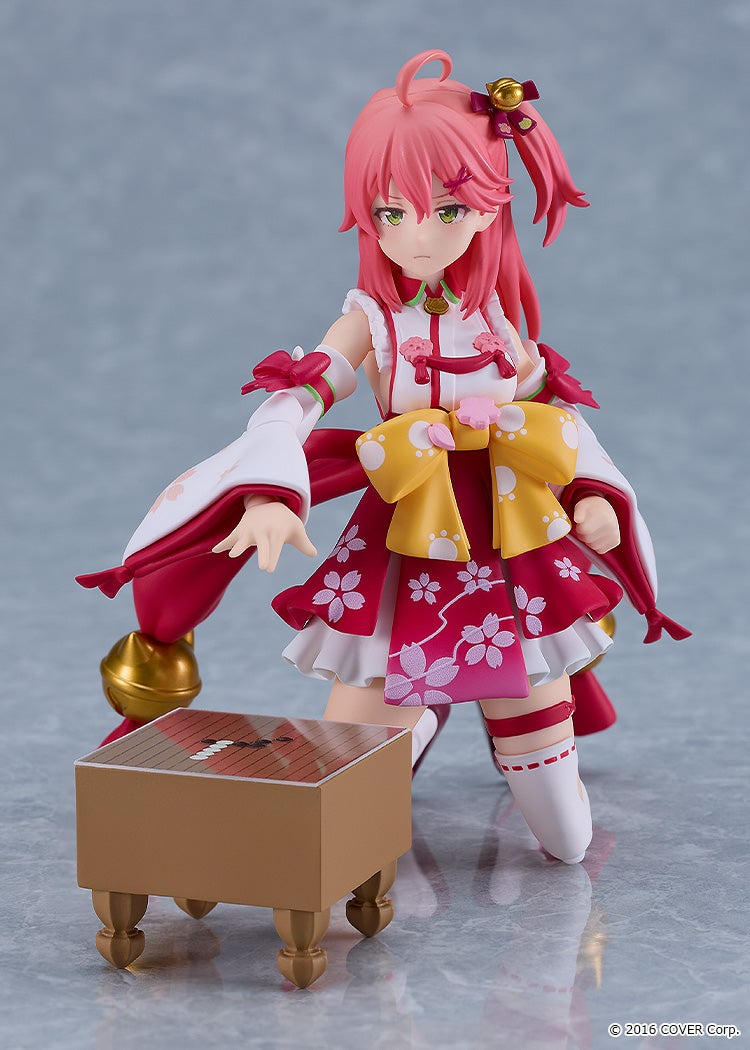 Hololive Sakura Miko Figma - seriously playing Go