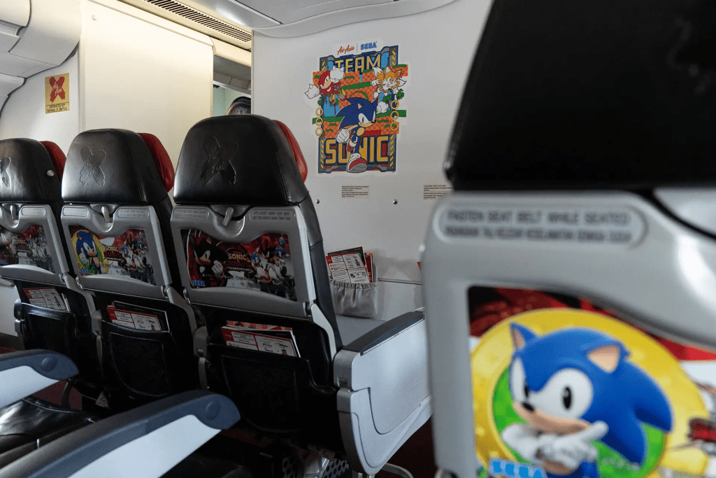 Vea el avión Sonic the Hedgehog de Sega y AirAsia