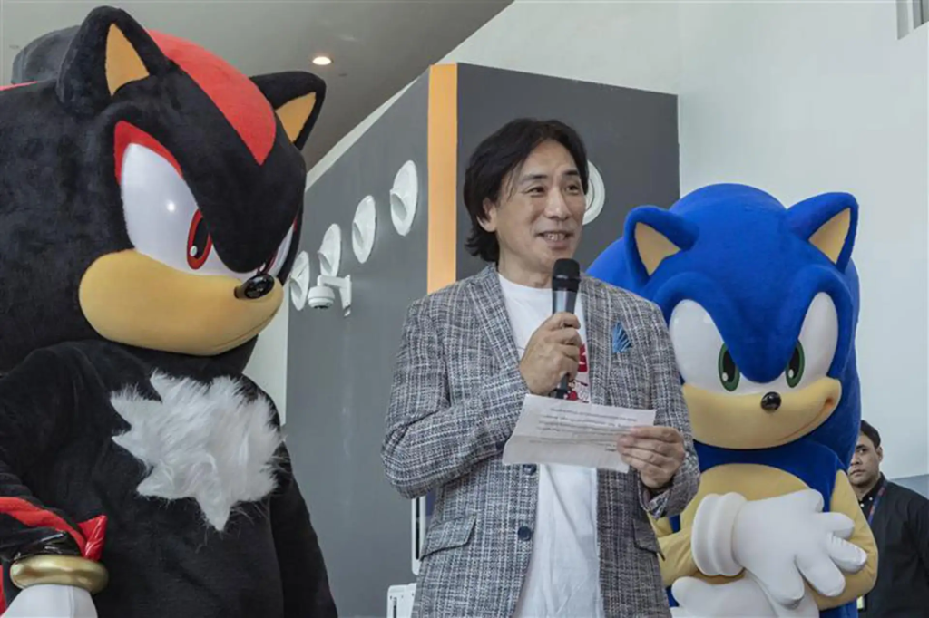 Vea el avión Sonic the Hedgehog de Sega y AirAsia