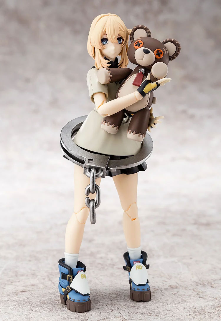 Guilty Gear Strive Bridget model kit - cuddling Roger