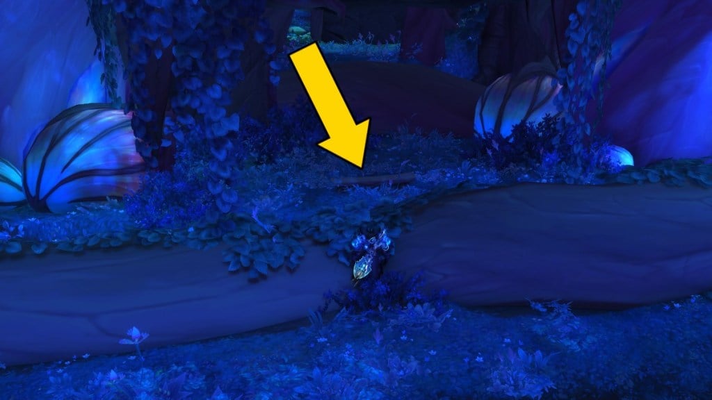 A yellow arrow pointing to the Prop Sword in WoW