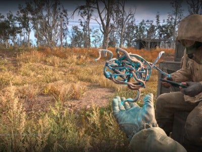 Examining the Rat King artifact in Stalker 2