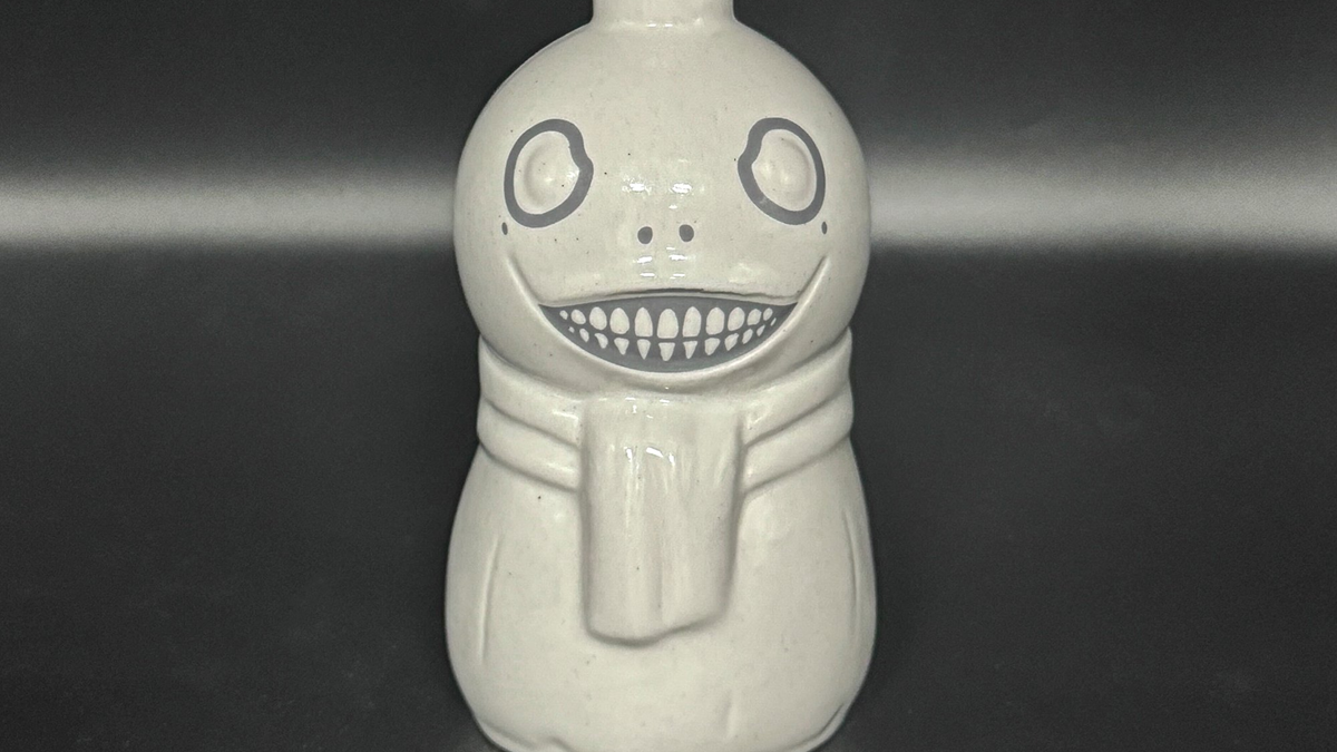 NieR: Automata Porcelain Bottles Look Like Emil